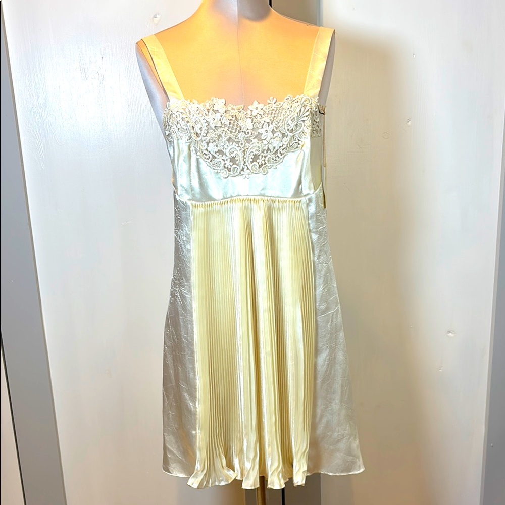 Victoria’s Secret Collection Ivory Chemise Slip Dress Size Large Nighty Bridal